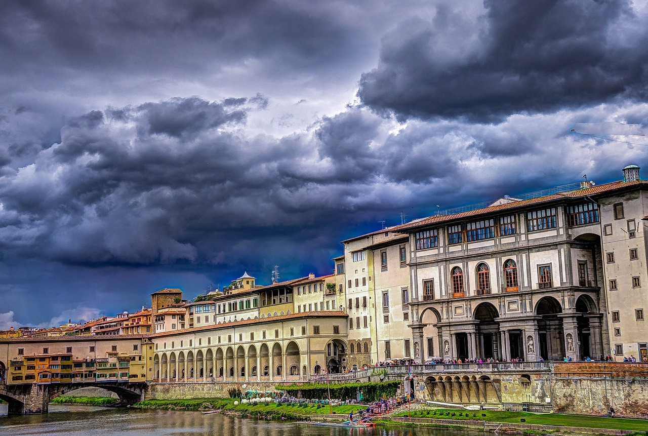 une vue magnifique du Ponte Vecchio à Florence